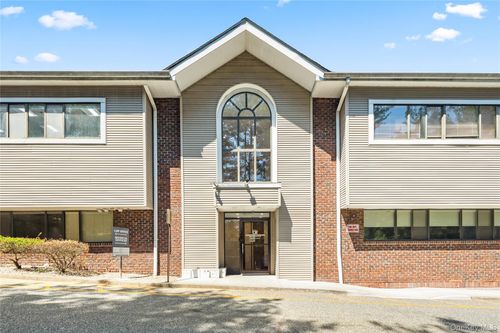 134 Route 59, Suffern, NY, 10901-4917 | Card Image