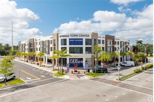 apt-204-1 Curtiss Pkwy, Miami Springs, FL, 33166-6088 | Card Image