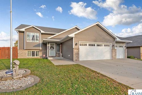 224 Creekside Dr, Eagle Lake, MN, 56024-4608 | Card Image