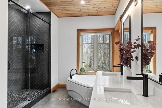 740494 Sideroad 3, House other with 6 bedrooms, 4 bathrooms and 8 parking in Chatsworth ON | Image 16