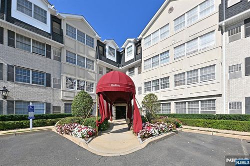 131 Clinton Pl, Hackensack, NJ, 07601-4661 | Card Image