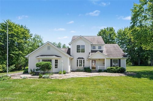 62 Rockaway Dr, Roaming Shores, OH, 44085-9706 | Card Image