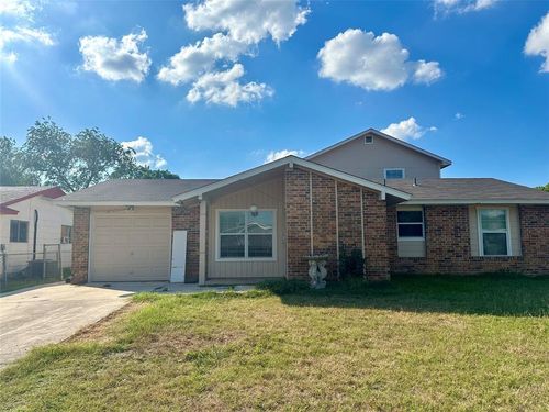 614 Oak Drive, Comfort, TX, 78109 | Card Image