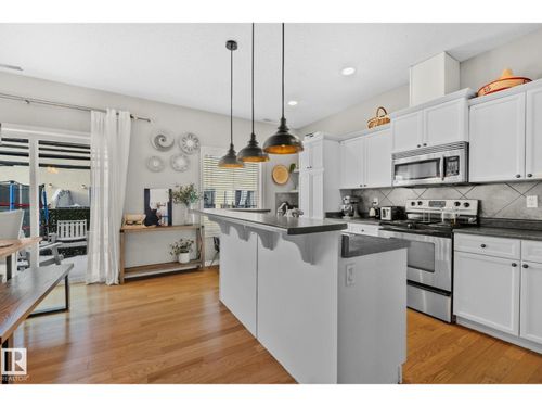 13825 155 Ave Nw, Edmonton, AB, T6V0B8 | Card Image