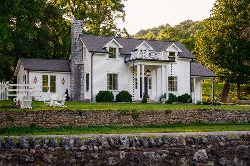 2405 Thompson Rd, Lewisburg, TN, 37091-5336 | Card Image