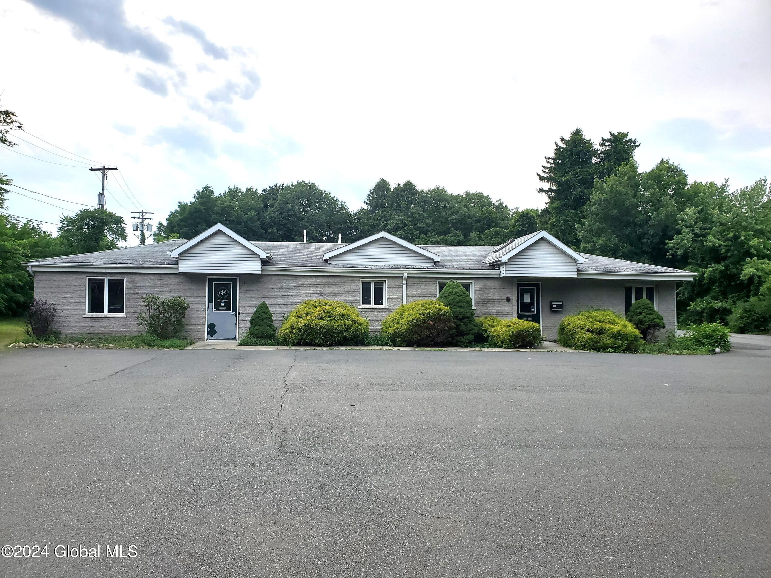 75 Troy Rd, East Greenbush, NY 12061