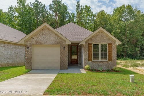 80 Riviera Dr, Hattiesburg, MS, 39402-9801 | Card Image