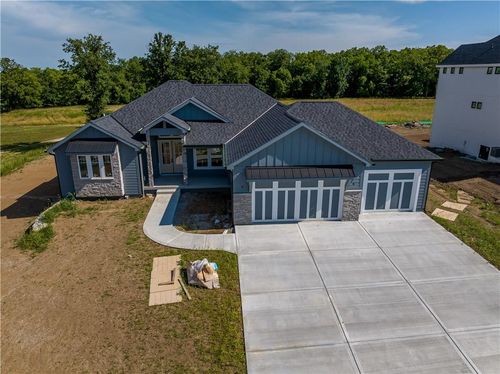 595 Southshore Dr, Lake Winnebago, MO, 64034-7815 | Card Image