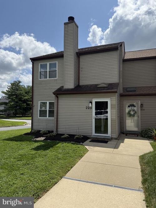 223 E Green Valley Cir, NEWARK, DE, 19711-8708 | Card Image