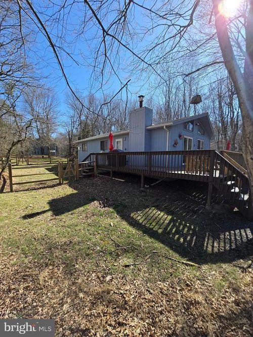 17 Van Doren Mews, Albrightsville, PA, 18210-2272 | Card Image