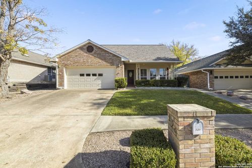 129 Los Cedros Loop, Kerrville, TX, 78028-2910 | Card Image