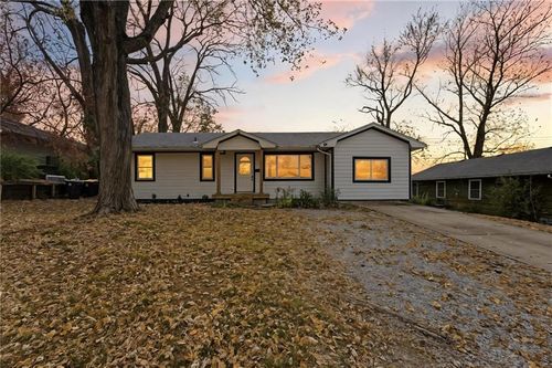 4207 E 115th St, Kansas City, MO, 64137-2415 | Card Image