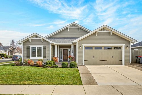 1319 Utah Dr, Medford, OR, 97504-9188 | Card Image