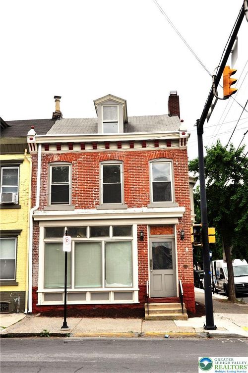 146 N 11th St, Allentown, PA, 18102-3841 | Card Image