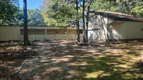 23 N Quarter Rd, Westhampton, NY, 11977-1001 | Card Image