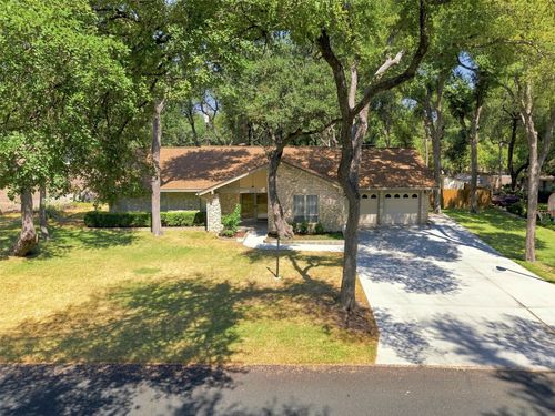9202 Shady Oaks Drive, Austin, TX, 78729 | Card Image