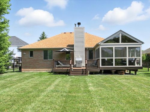 29140 Bay Pointe Dr, Chesterfield, MI, 48047-6030 | Card Image