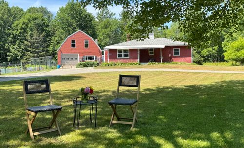 804 Main Rd, Islesboro, ME, 04848-4220 | Card Image