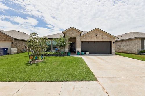 11704 Sw 40th St, Mustang, OK, 73064-9067 | Card Image