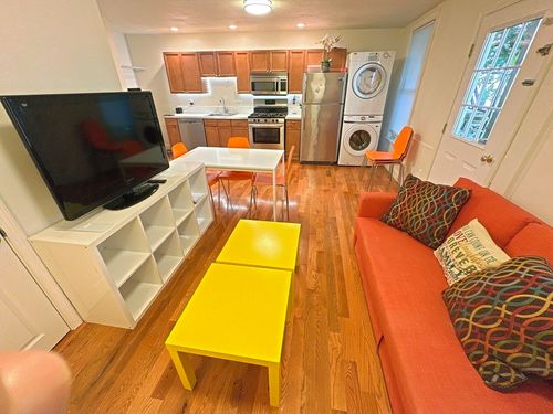 1-130 W 8th St, Boston, MA, 02127-5419 | Card Image