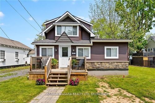 377 Cambridge Rd W, Crystal Beach, ON, L0S1B0 | Card Image