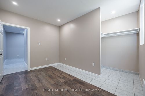 2-600 Gerrard St E, Toronto, ON, M4M1Y3 | Card Image