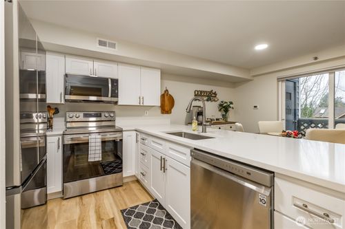 apt-b4-3939 10th St Se, Puyallup, WA, 98374-5739 | Card Image