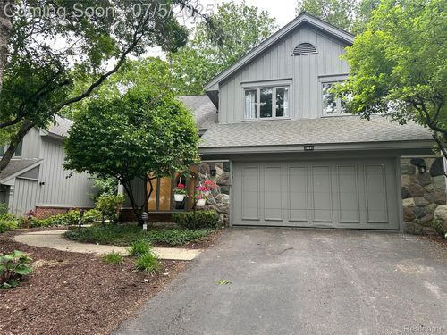 4908 Fairway Ridge Cir, West Bloomfield, MI, 48323-3320 | Card Image