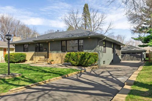 2809 Townview Ave Ne, Saint Anthony, MN, 55418-2474 | Card Image