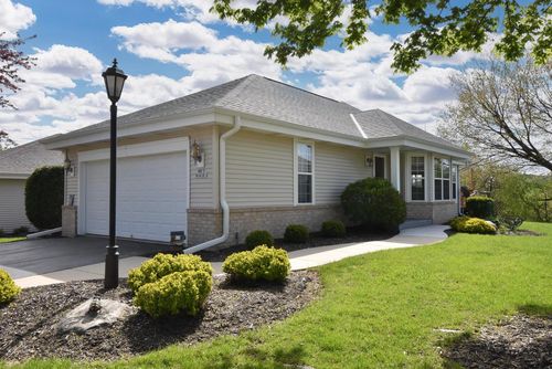 N97W14151 Knollcrest Circle, Germantown, WI, 53022 | Card Image