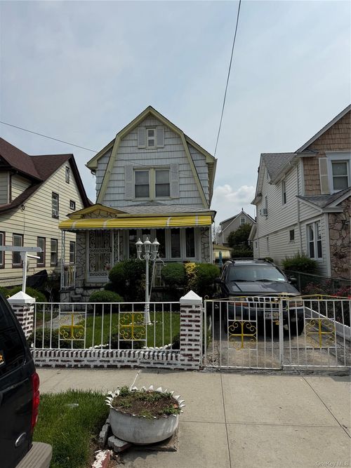 109-29 205th Street, New York, NY, 11412 | Card Image