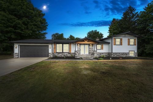 3053 Reed Rd, Buchanan, MI, 49107-9123 | Card Image