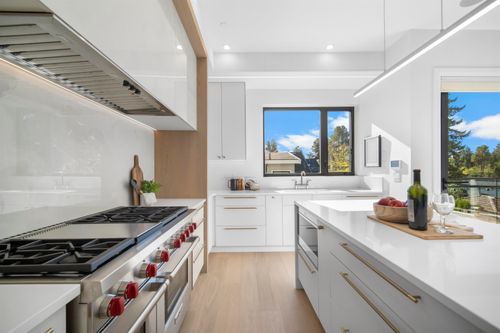 3940 W 24th Ave, Vancouver, BC, V6S1M2 | Card Image