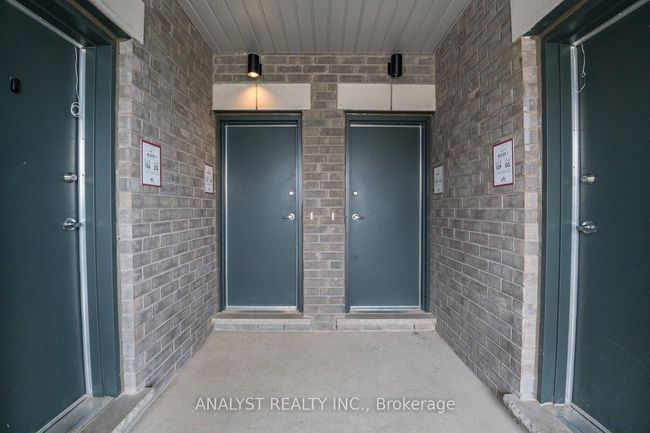 107 - 20 Halliford Pl, Condo with 2 bedrooms, 2 bathrooms and 1 parking in Brampton ON | Image 4