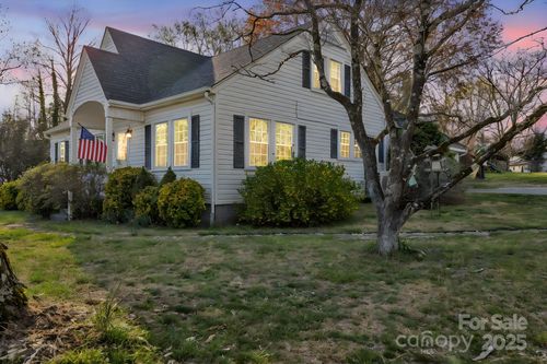 1109 Wildwood Rd Ne, Lenoir, NC, 28645-4509 | Card Image