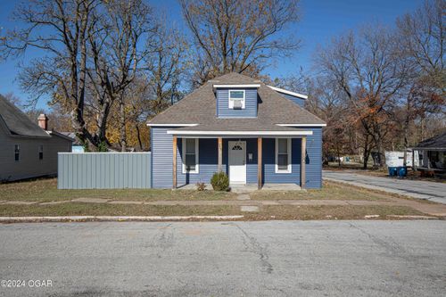 328 E Wilson St, Carterville, MO, 64835-1359 | Card Image