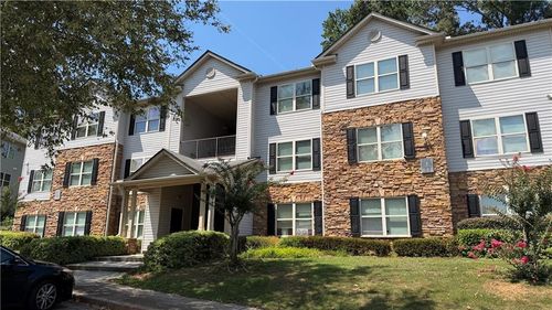 2102 Fairington Club Dr, Lithonia, GA, 30038-5678 | Card Image