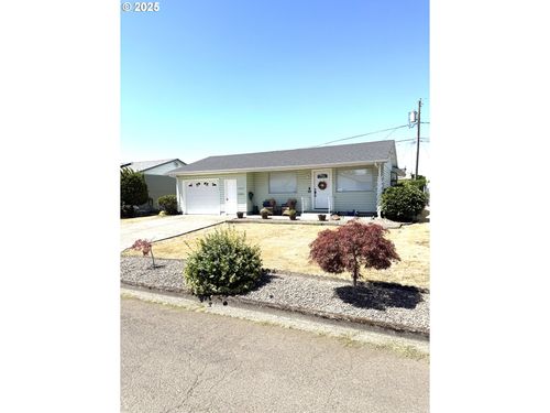 1073 Randolph Rd, Woodburn, OR, 97071-2305 | Card Image
