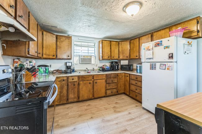 1810 Creason Dr, House other with 3 bedrooms, 2 bathrooms and null parking in Maryville TN | Image 18