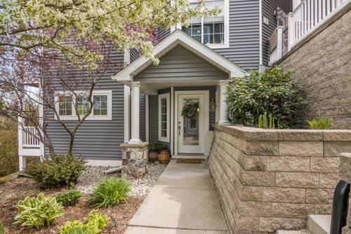 1420 Forest Park Dr, Traverse City, MI, 49684-6635 | Card Image