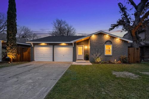 8210 Sussex St, White Settlement, TX, 76108-2718 | Card Image