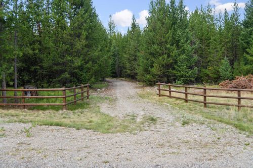 37 Charles Haskel Ct, Marion, MT, 59925-9605 | Card Image