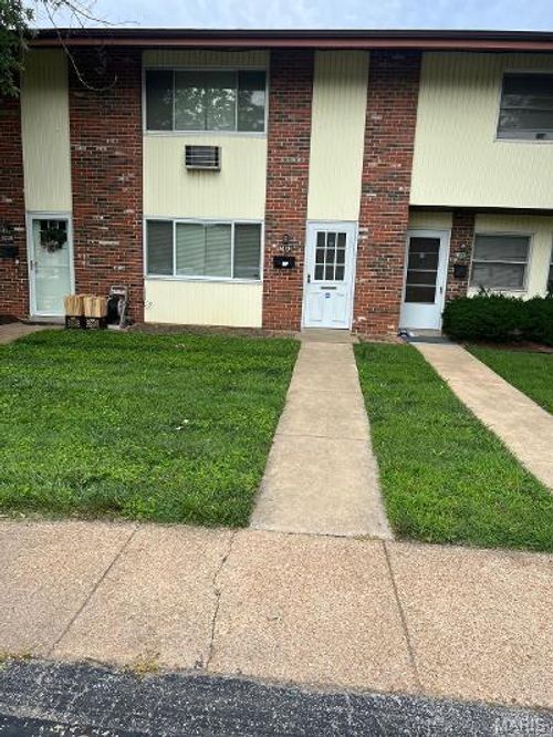 7463 Hazelcrest Dr, Hazelwood, MO, 63042-2201 | Card Image