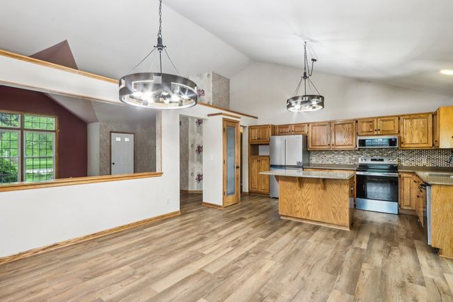 N61W14730 Woodcrest Ct, House other with 3 bedrooms, 3 bathrooms and 2 parking in Menomonee Falls WI | Image 11