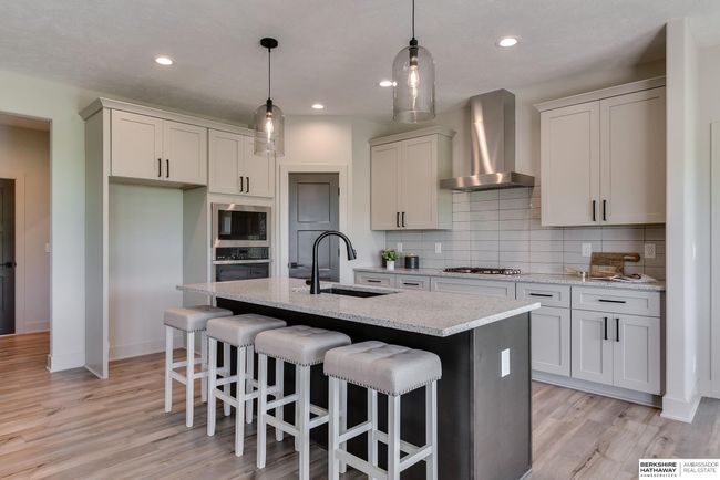 11106 N 161 St St, House other with 5 bedrooms, 3 bathrooms and 3 parking in Bennington NE | Image 12