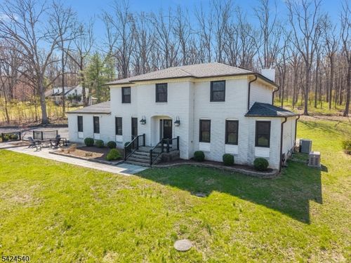 64 Lindbergh Rd, RINGOES, NJ, 08551-1508 | Card Image