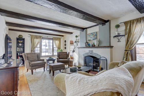 18930 Hillcrest St, Beverly Hills, MI, 48025-3042 | Card Image