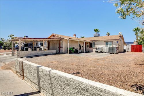 6216 Molino St, Las Vegas, NV, 89108-3935 | Card Image