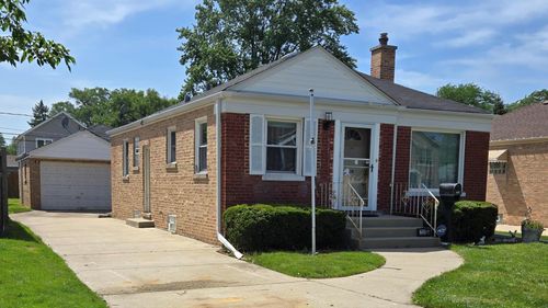 7642 N Osceola Ave, Niles, IL, 60714-3127 | Card Image