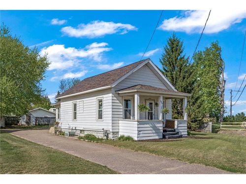 906 Cameron St, Eau Claire, WI, 54703-5182 | Card Image